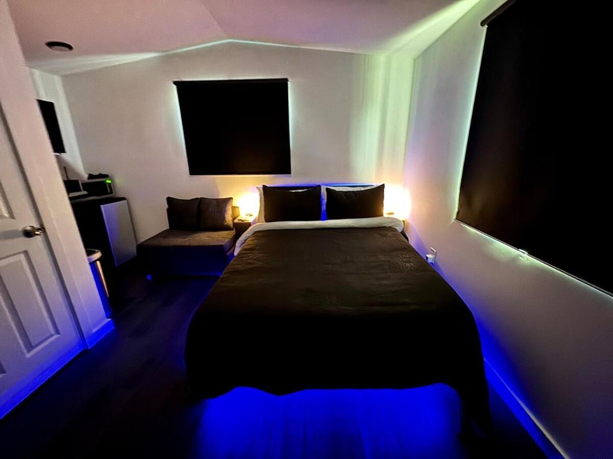 Your Downtown Cozy Studio With Backyard Unit C Phoenix Eksteriør billede