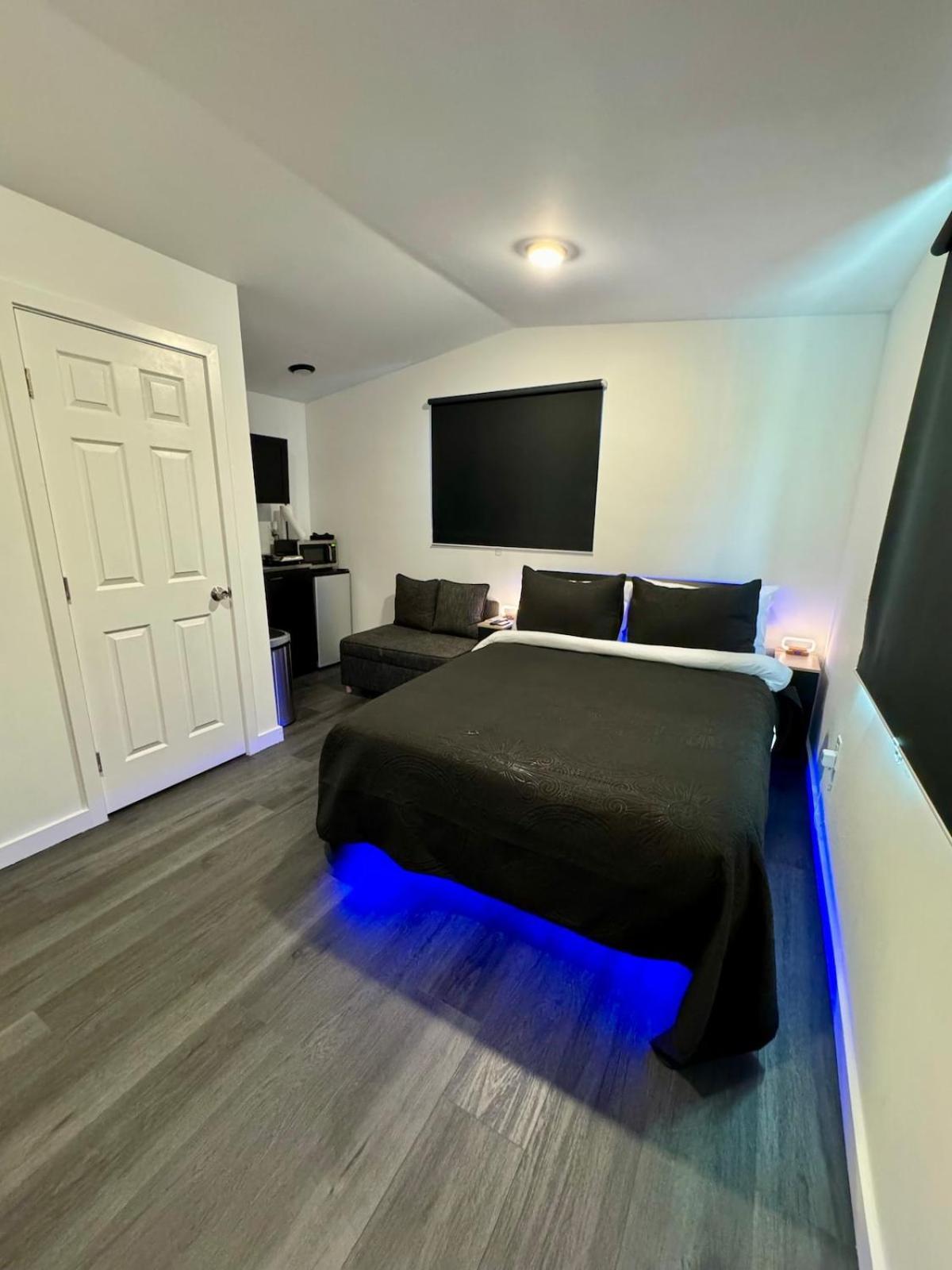 Your Downtown Cozy Studio With Backyard Unit C Phoenix Eksteriør billede